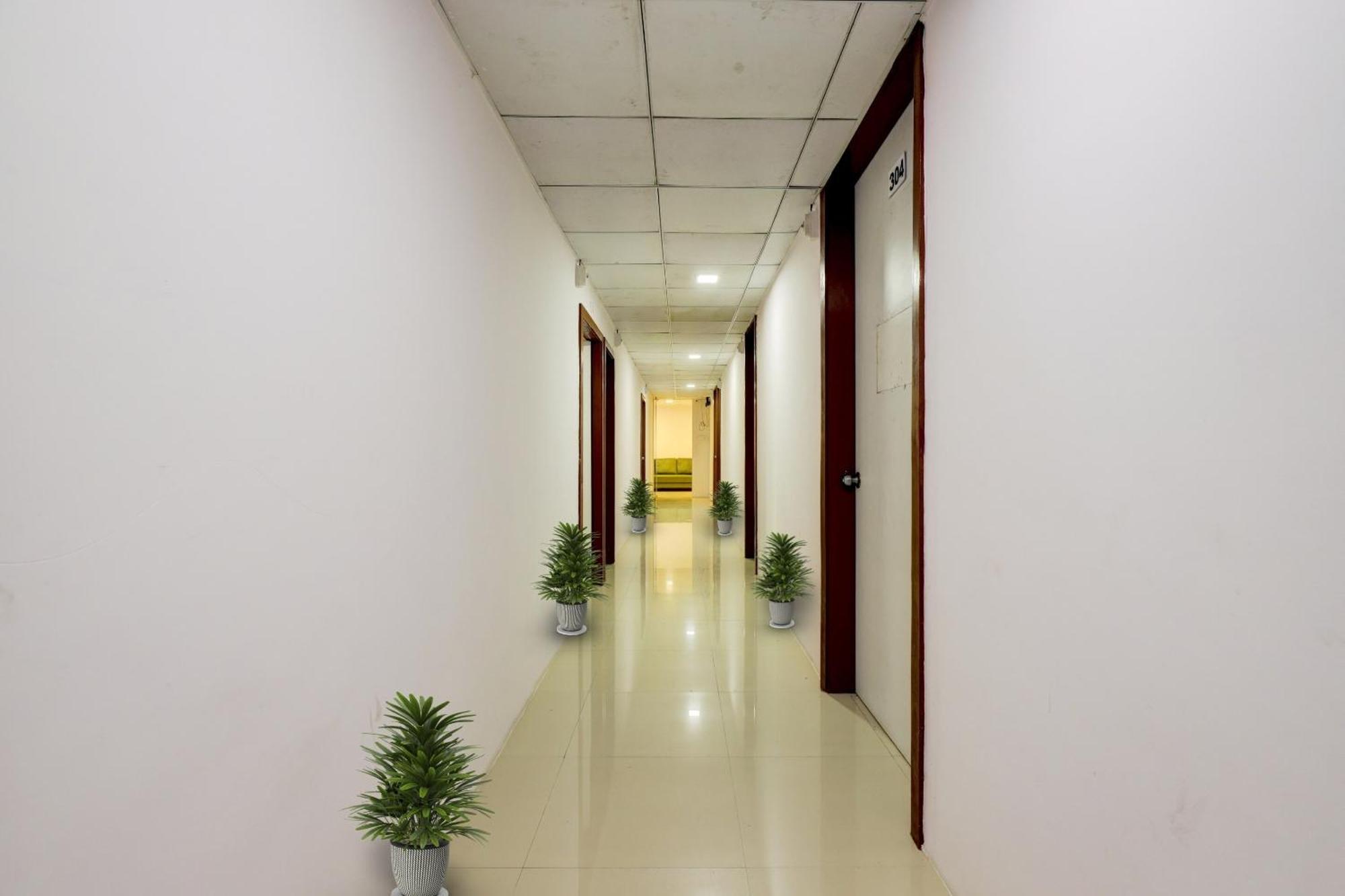 Hotel O Cozy Rooms Surat Ngoại thất bức ảnh