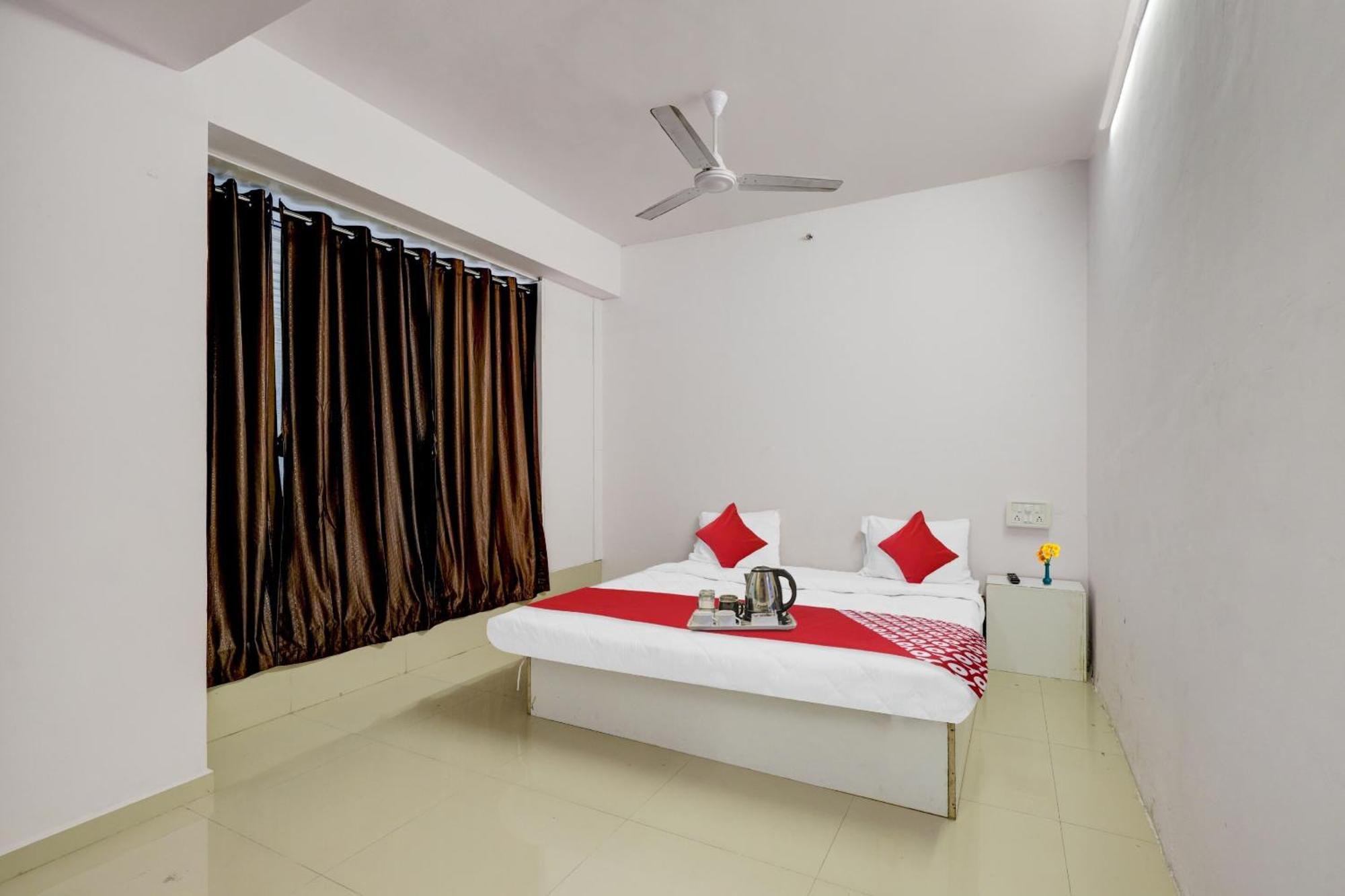 Hotel O Cozy Rooms Surat Ngoại thất bức ảnh