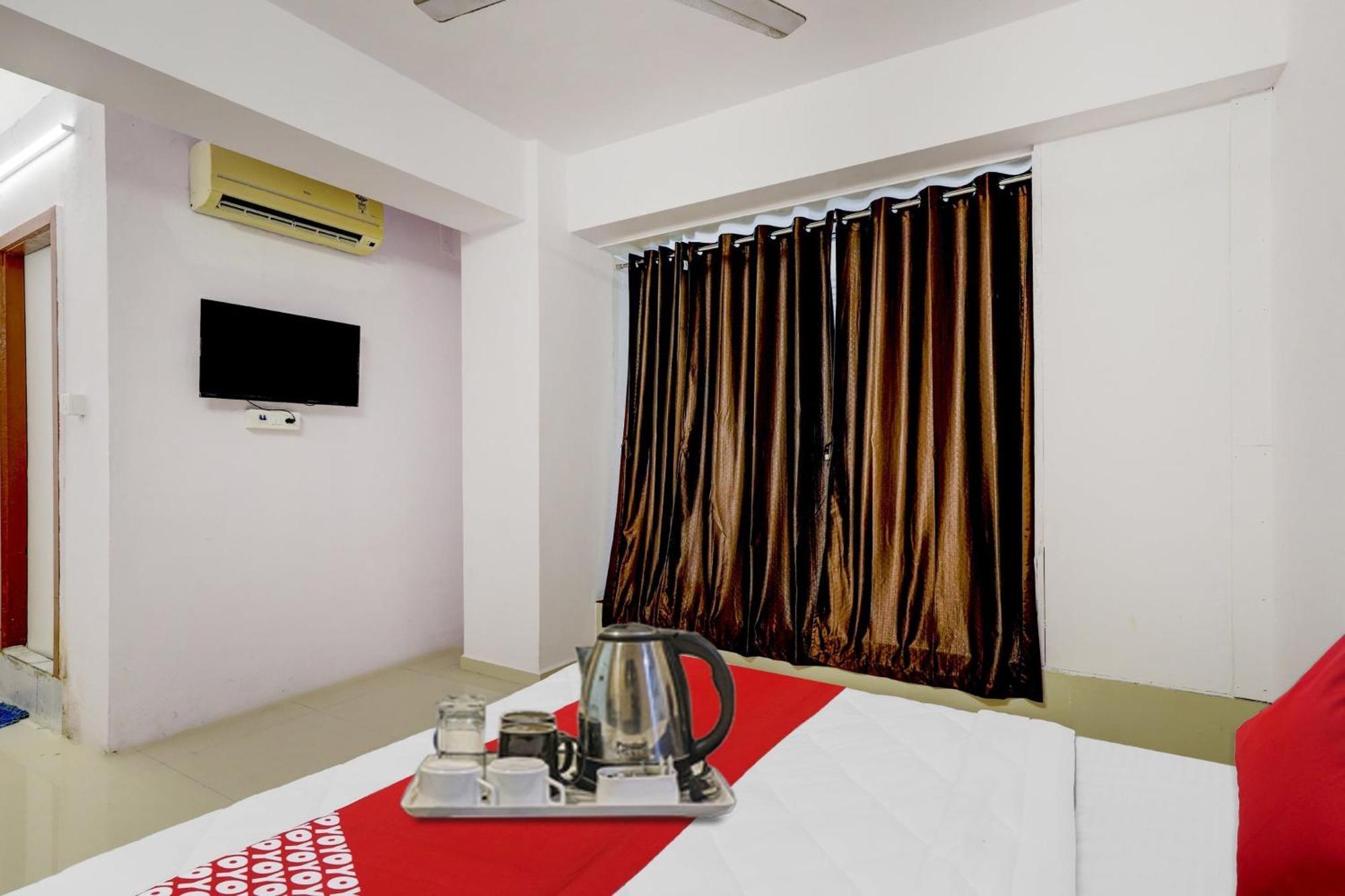 Hotel O Cozy Rooms Surat Ngoại thất bức ảnh