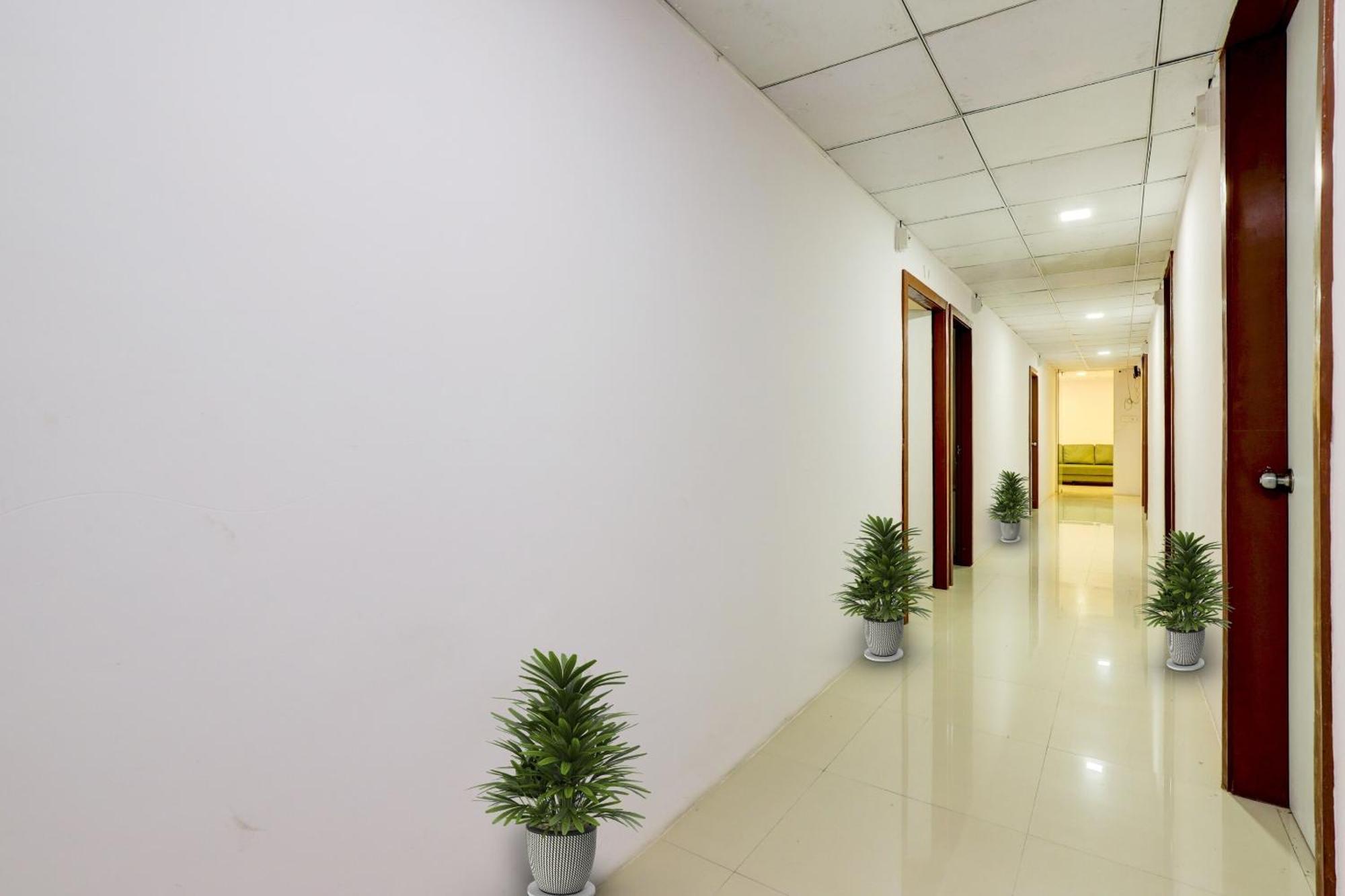Hotel O Cozy Rooms Surat Ngoại thất bức ảnh