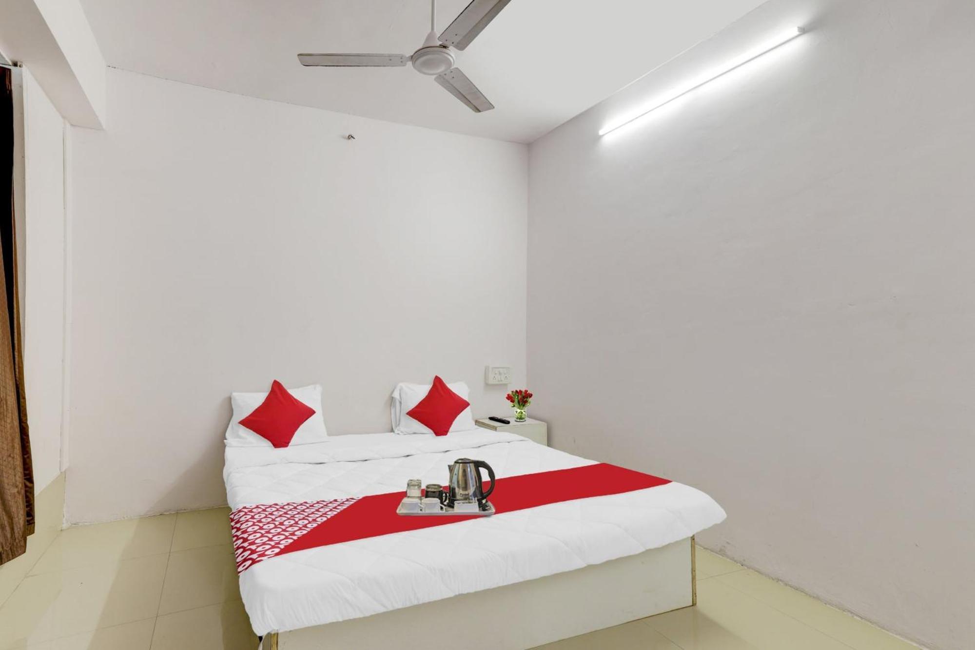 Hotel O Cozy Rooms Surat Ngoại thất bức ảnh