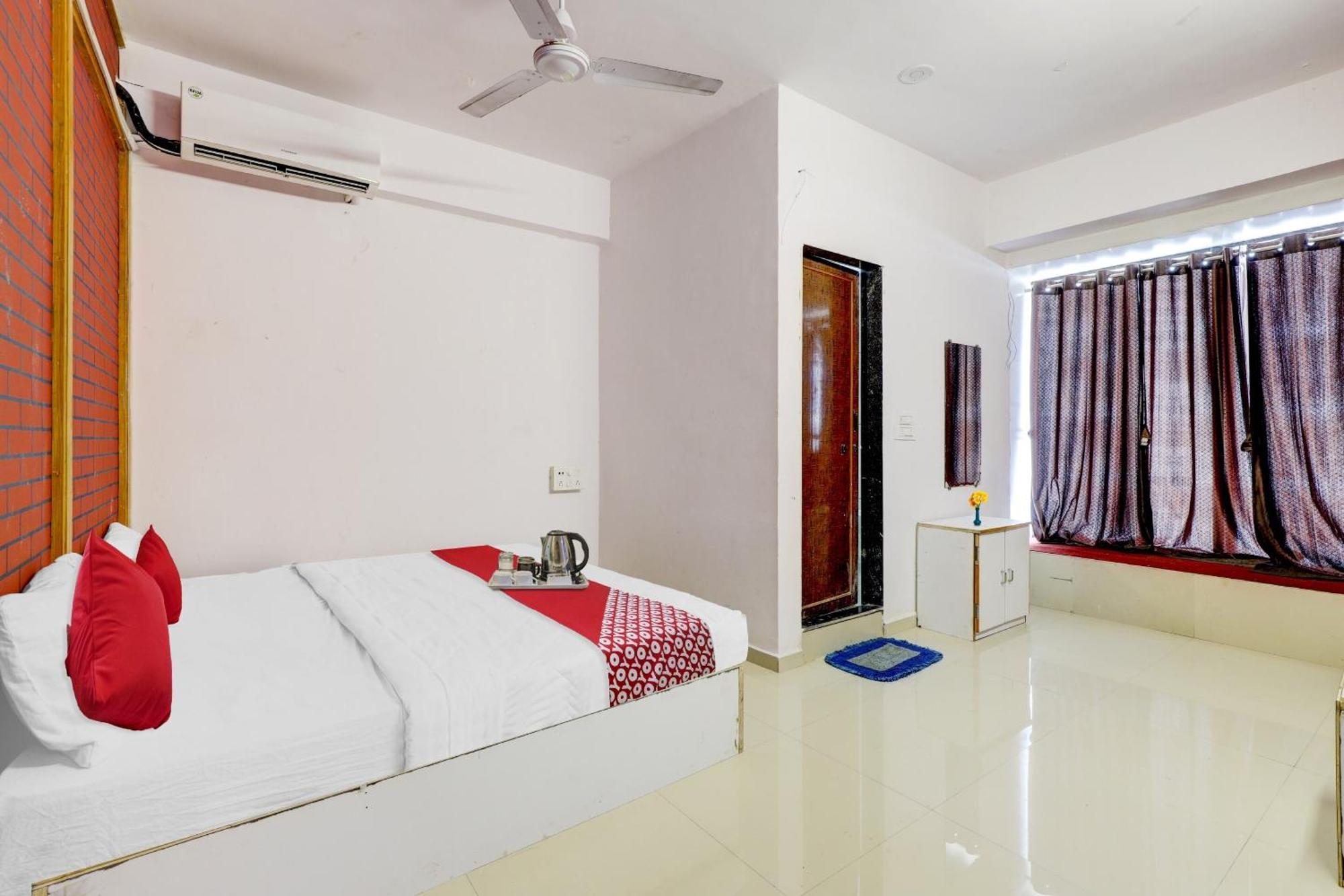 Hotel O Cozy Rooms Surat Ngoại thất bức ảnh